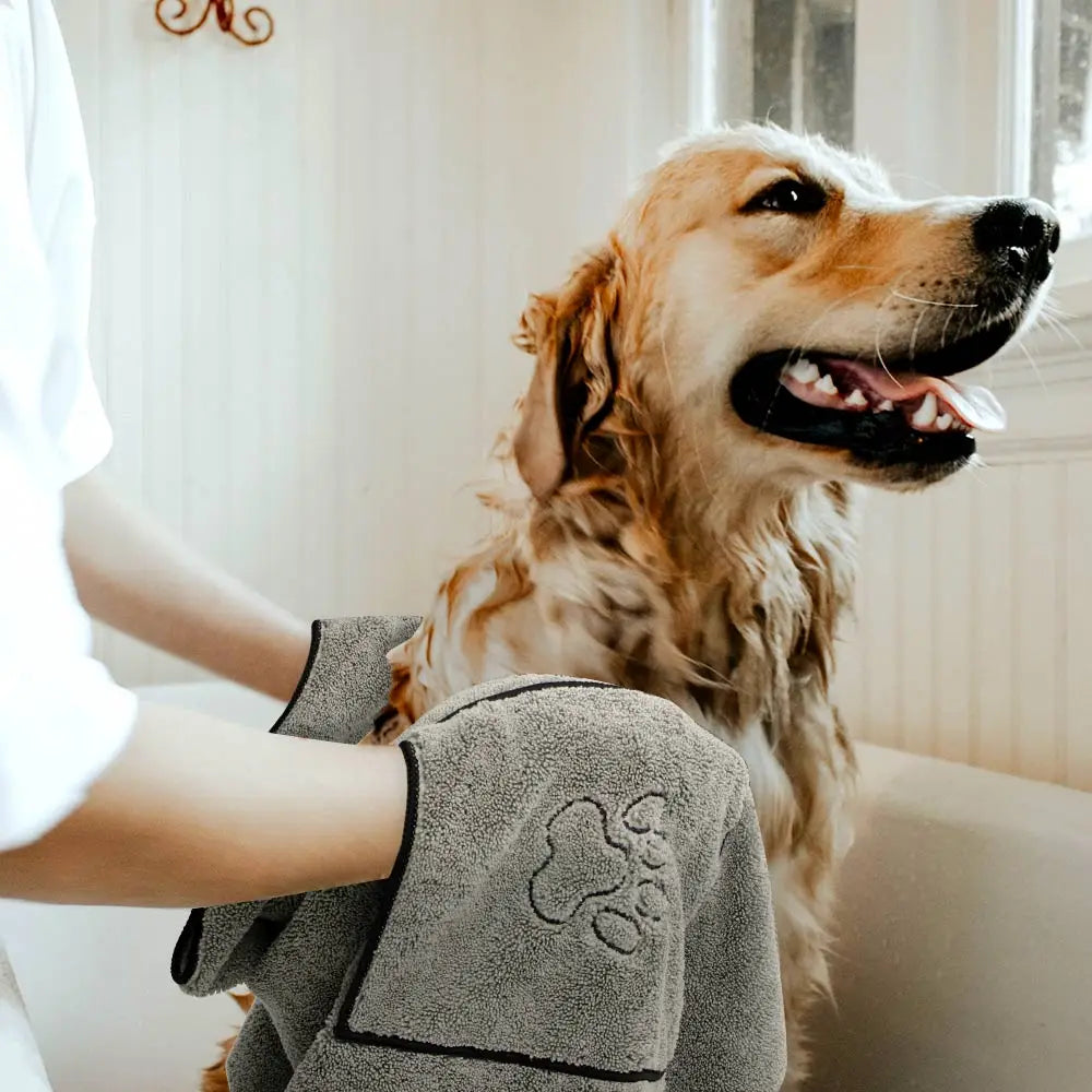 Super Absorbent Pet Towel Robe for Quick-Drying Large Cats & Dogs  petlums.com   